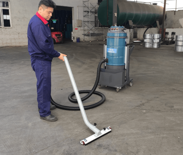 廠房外地面灰塵清潔用工業(yè)吸塵器